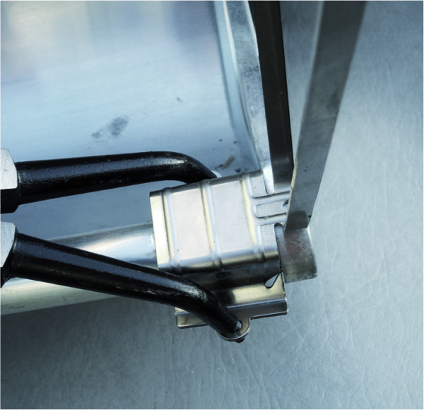 DachrinnenKrallen Montagezange